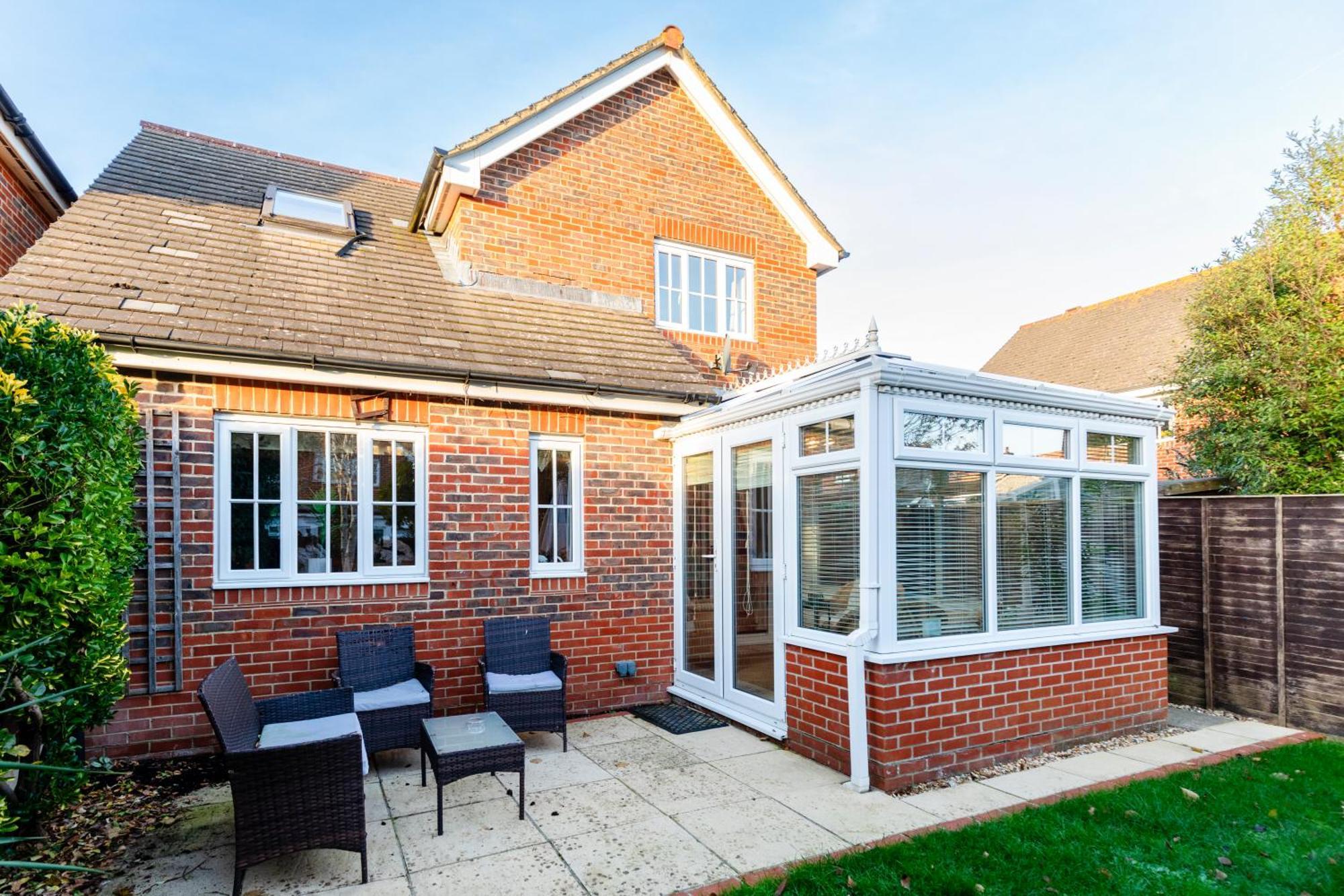 Chichester Retreat House With Free Parking ภายนอก รูปภาพ