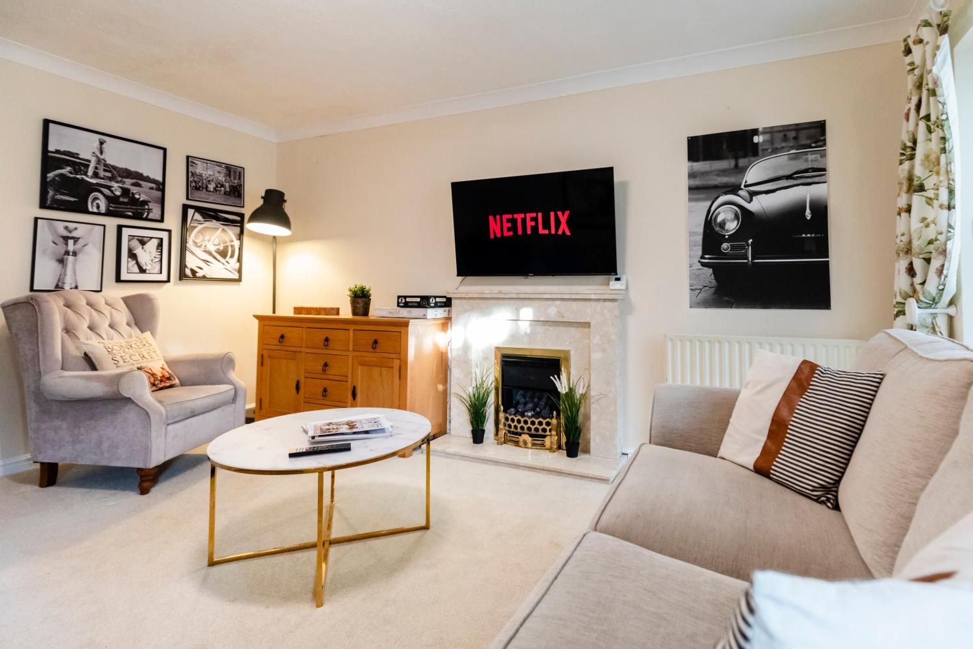 Chichester Retreat House With Free Parking ภายนอก รูปภาพ